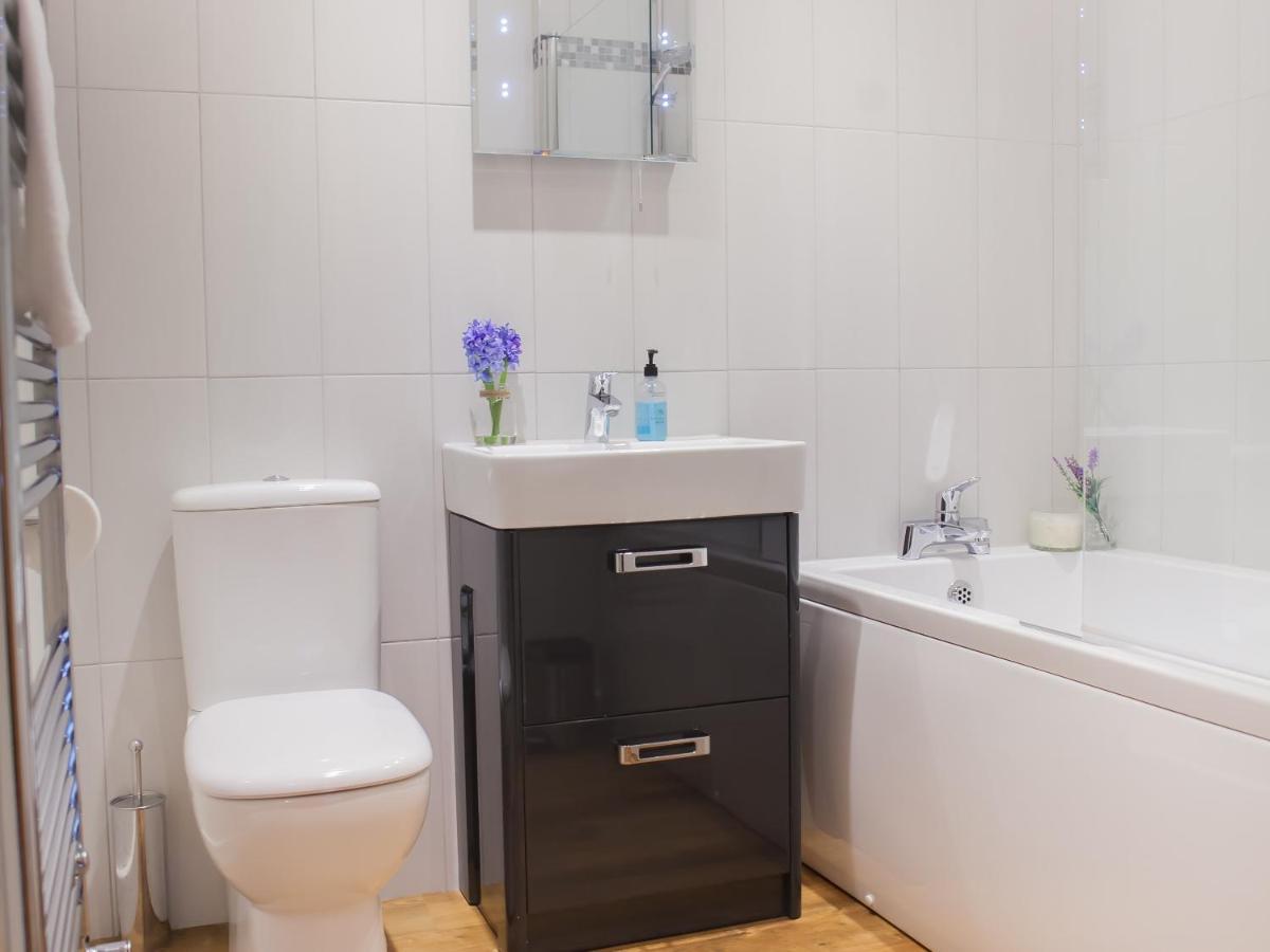 Henge House, Bluestone Apartment Bath Kültér fotó